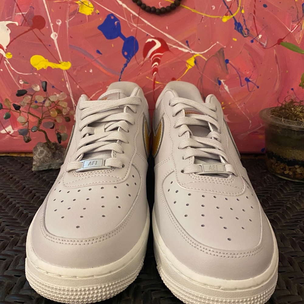 Nike Air Force 1 '07 MTLC Womens 8.5 AR0642 001 - Picture 3 of 8